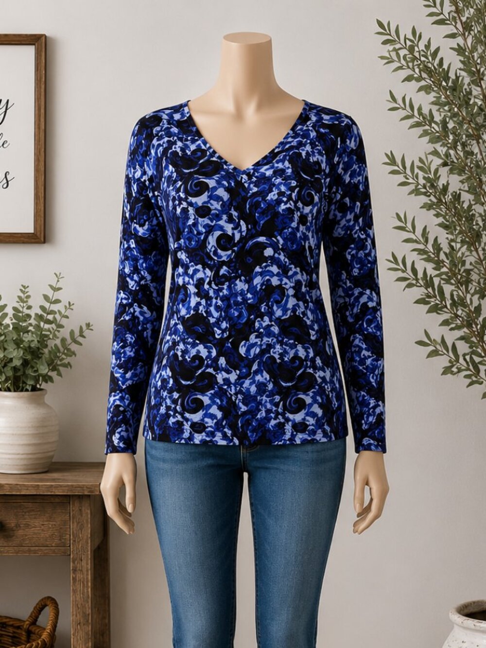 NWT JM Collection Women's Floral V-Neck Long-Sleeve Sweater Top